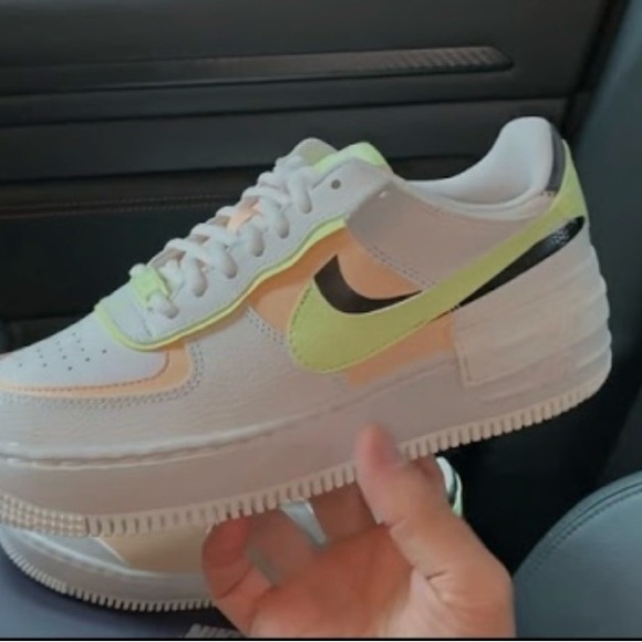 Nike Air Force 1 Shadow, Summit White, crimson tint, size 6, nwt.  RARE FIND - Picture 4 of 4